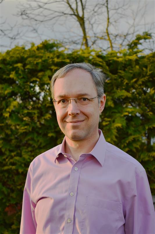 Dr. David Meder-Marouelli ist Experte für Continuous Delivery bei GMX und WEB.DE. Er ist Product Owner der Developer Platform, die eine standardisierte und automatisierte Softwareauslieferung ermöglicht.