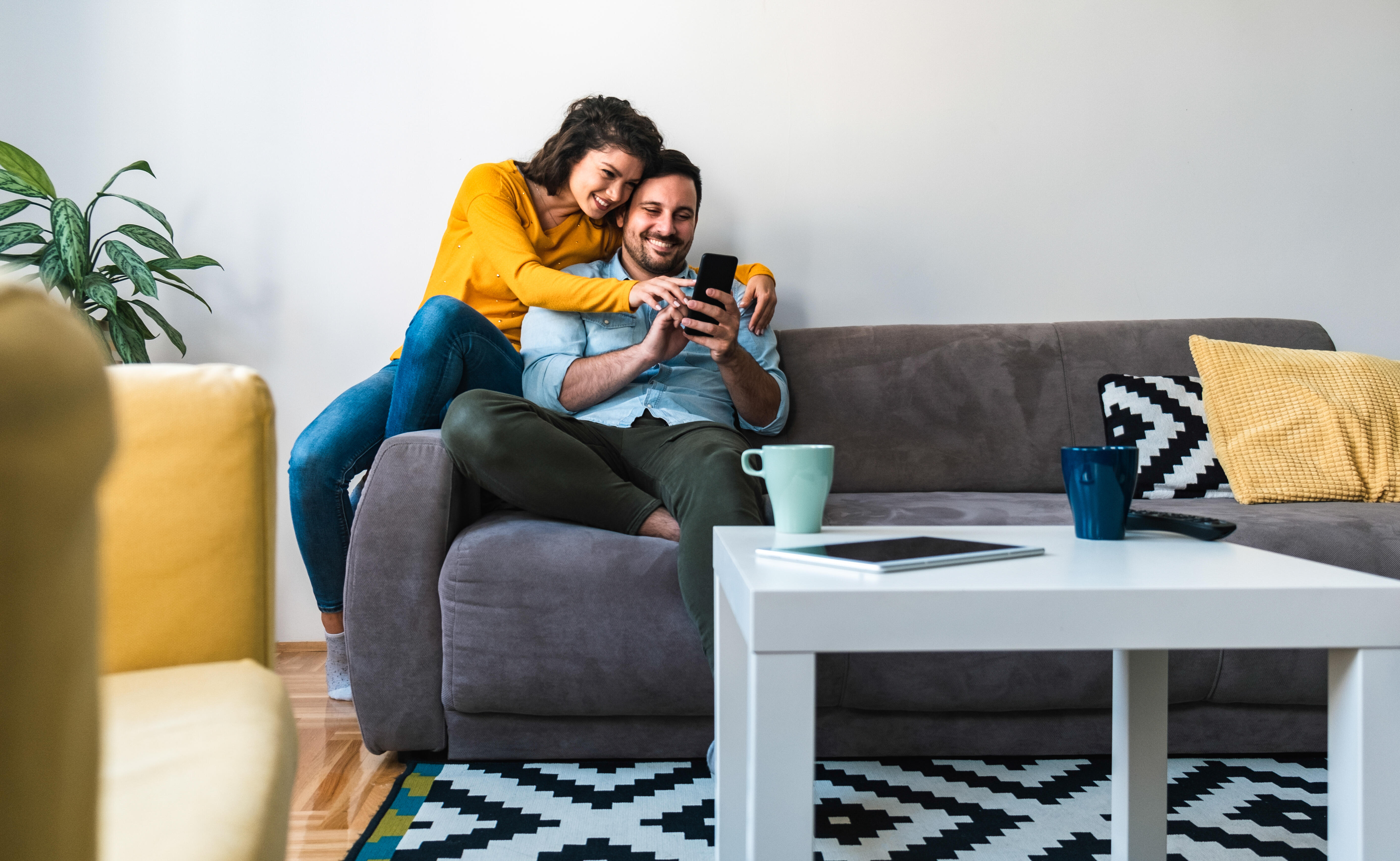 46 Prozent der Deutschen geben dem Partner Zugriff auf die Handy-Pin (c) GettyImages