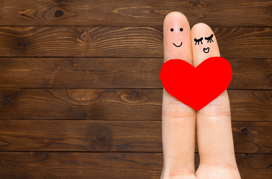 Grüße zum Valentinstag bleiben oft KI-frei. (C) Shutterstock