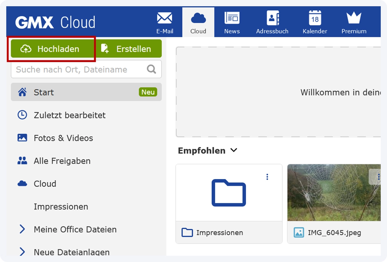 Ansicht der geöffneten GMX Cloud im Web-Postfach. Der grüne Hochladen-Button ist rot markiert.