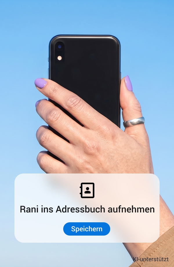 Hand mit Smartphone und Text