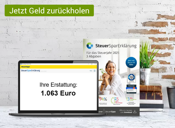 Laptop zeigt Steuererstattung von 1.063 Euro, daneben SteuerSparErklärung 2025 Softwarebox auf Tisch vor weißer Backsteinwand