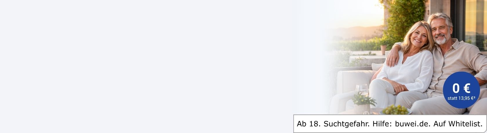 Personen sitzen auf Sofa im Freien, Text: Bis 5.000 € Rente ein Leben lang.