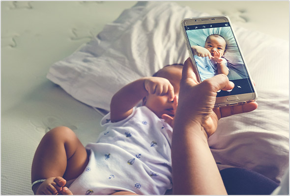 Bereits kleine Kinder werden öffentlich auf Social Media gepostet.