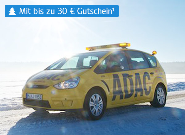 ADAC-Serviceauto auf verschneiter Straße mit Hinweis auf 30 € Gutschein.
