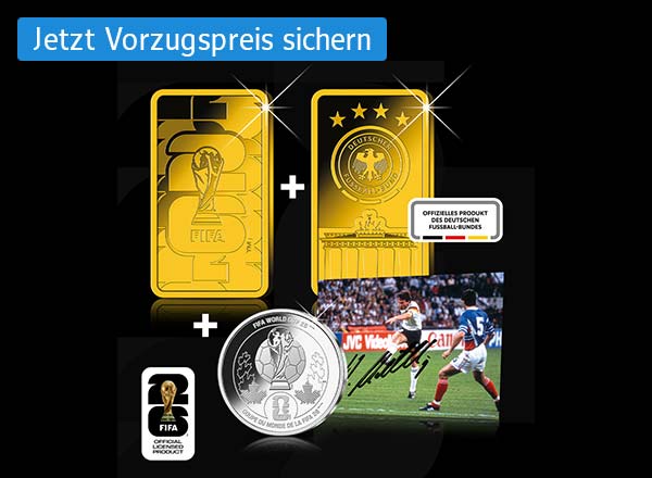 Zwei goldene FIFA- und DFB Goldbarren, kombiniert mit einer Sammlermünze sowie einem signierten Fußballmotiv, ergänzt durch offizielle Lizenzkennzeichnungen.