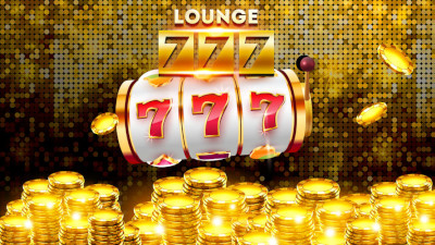 Lounge 777 Teaser Bild eine Slotmachie und die Zahlen 777 sind in leuchtenden Gold in der Mitte des Bildes. Im Vordergrund sind viele Goldmünzen und Preise abgebildet