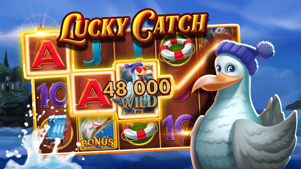 Lucky Catch Teaser Bild. Eine Möwe mit einer Bommelmütze steht vor einer Nordsee mäßíien Slot Machine. Sie befindet sich vor einem windig stürmischen Wellengang des Meers.