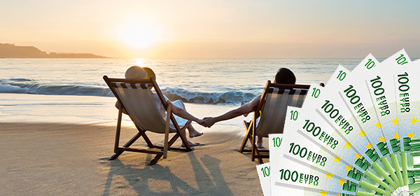 300.000 € Sofortrente mit Strandszene, zwei Liegestühlen und Geldscheinen.